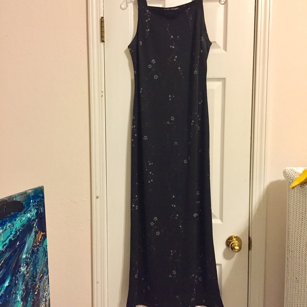 Beautiful flower accent maxi dress